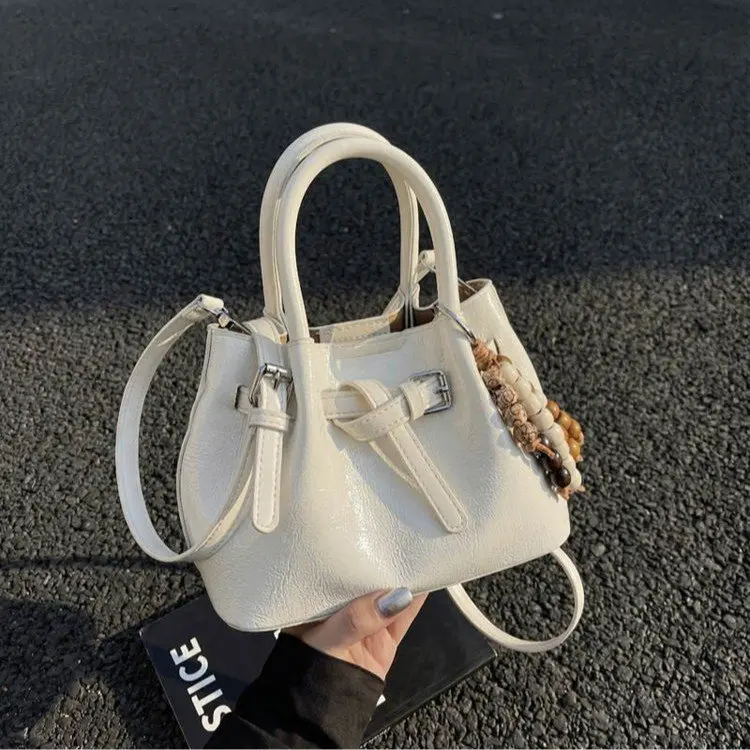 

2026 New Commuter High-end Bag Fashionable and Exquisite Work Small Bag Retro Shoulder Crossbody Bucket Bag