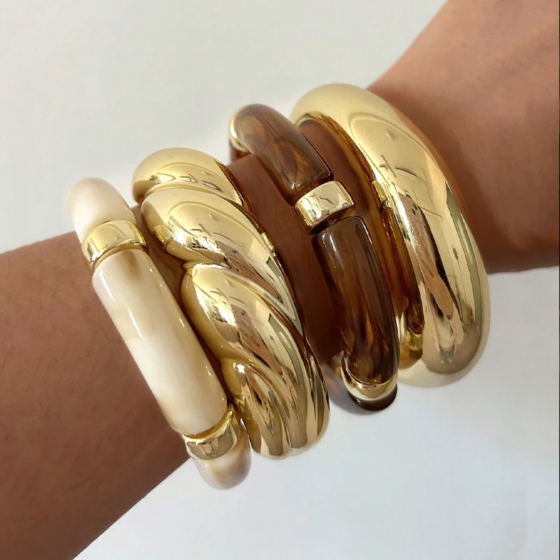 4-teiliges Set Übertriebene Unregelmäßige Geometrische Breite Metall-Armreifen für Damen, Acryl Punk Chunky Manschetten-Armbänder mit Elastizität, Minimalistischer Schmuck