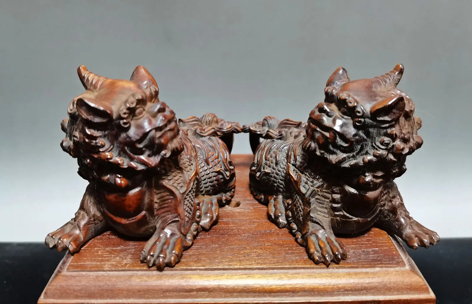 Pair chinese boxwood fierce kirin statue collect hand piece table decor