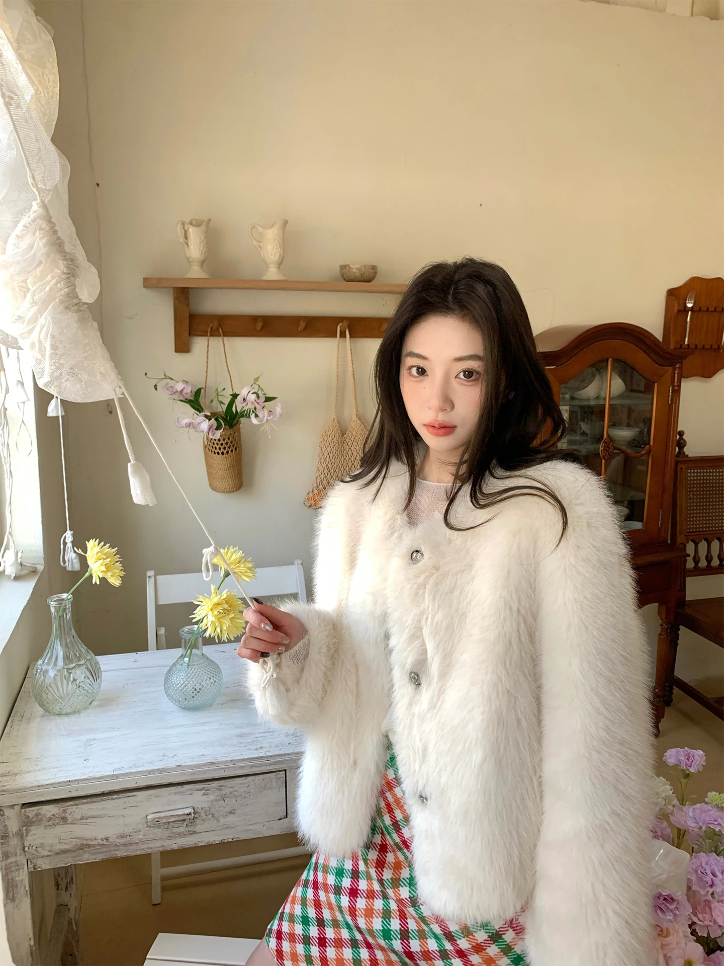 

INON Белое Эко-пальто из искусственного меха для женщин, свободного кроя, для повседневной носки, осенне-зимнее, новинка, стройнящее, с длинным ворсом