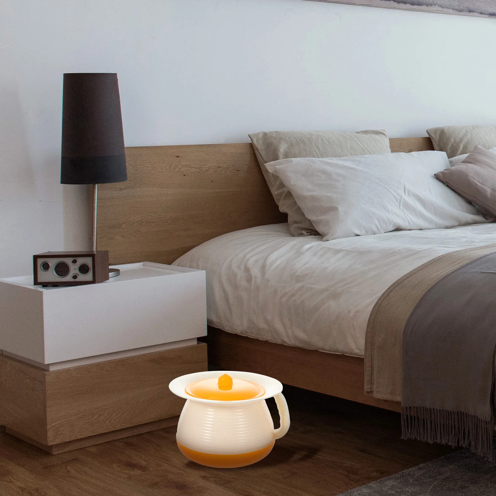 

1pcs Plastic Bedpan Portable Urine Pot For Adults Children Household Chamber Pot With Lid Home Travel Use Spittoon Odor