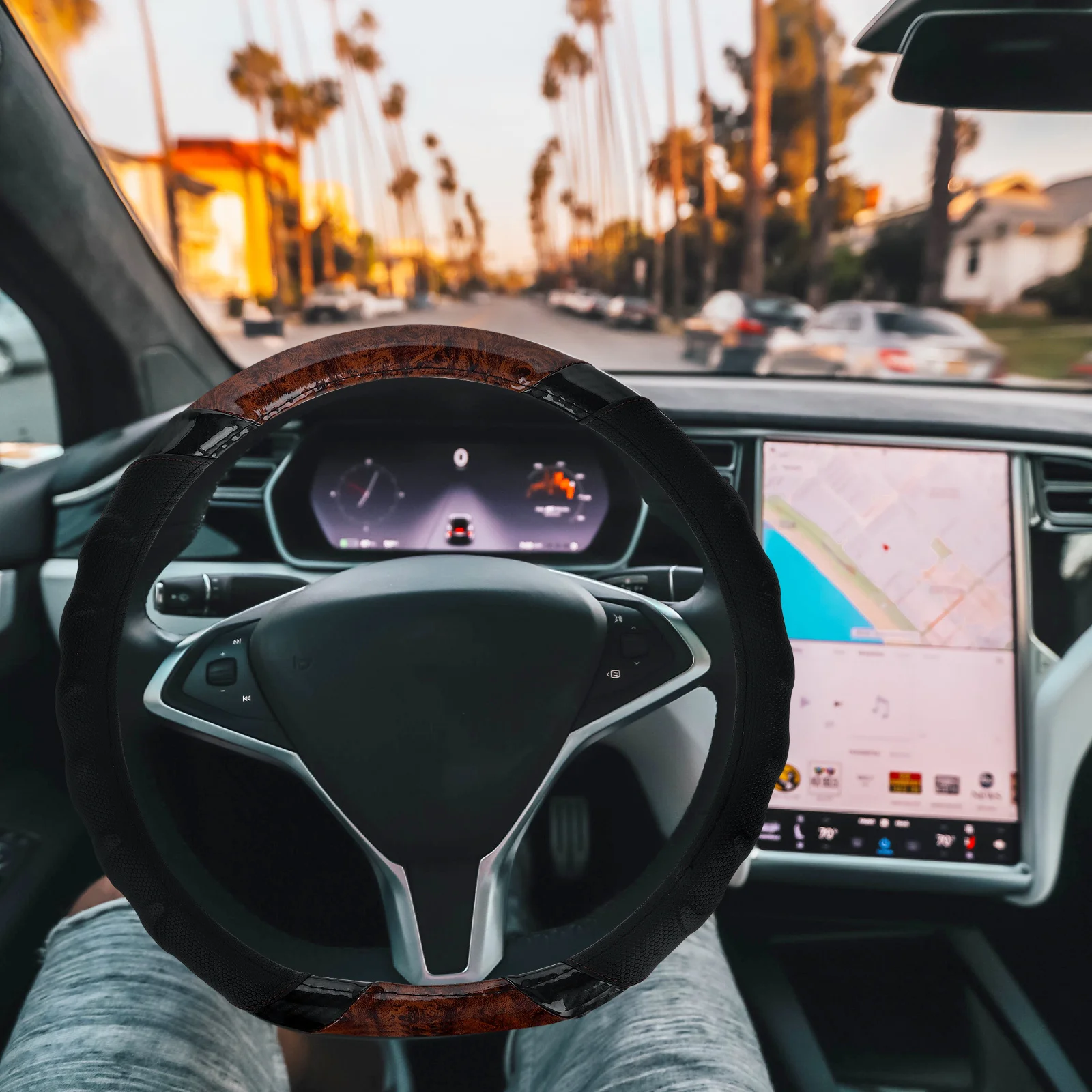 

Anti-Slip D-Shape Steering Wheel Cover PU Faux Wood Grain Stylish and Functional Car Accessory for Year-Round Use