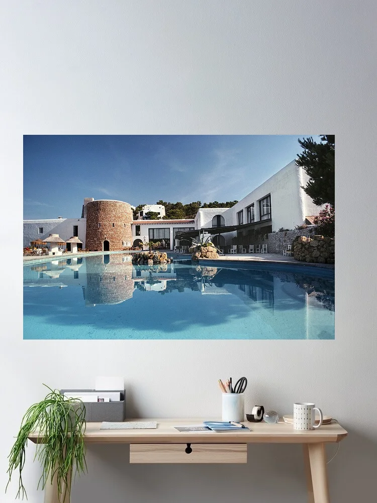 Slim Aarons 'Hotel Hacienda', Print Art Canvas Poster, Living Room, Home Wall Decor Picture