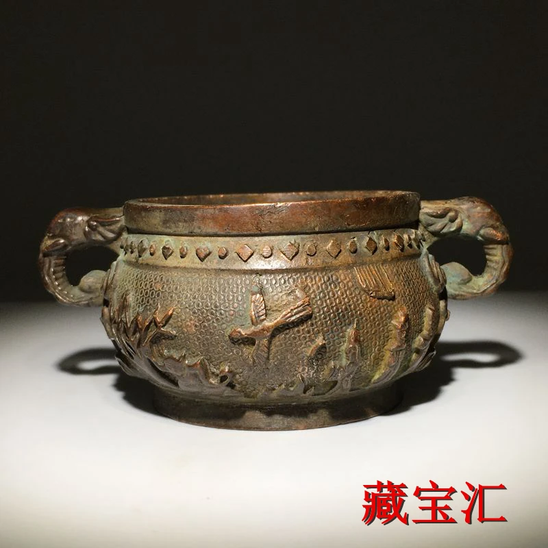 

Bronze ware, made in the Yongle era of the Ming Dynasty, with two ears elephant incense burners for household offerings, indoor