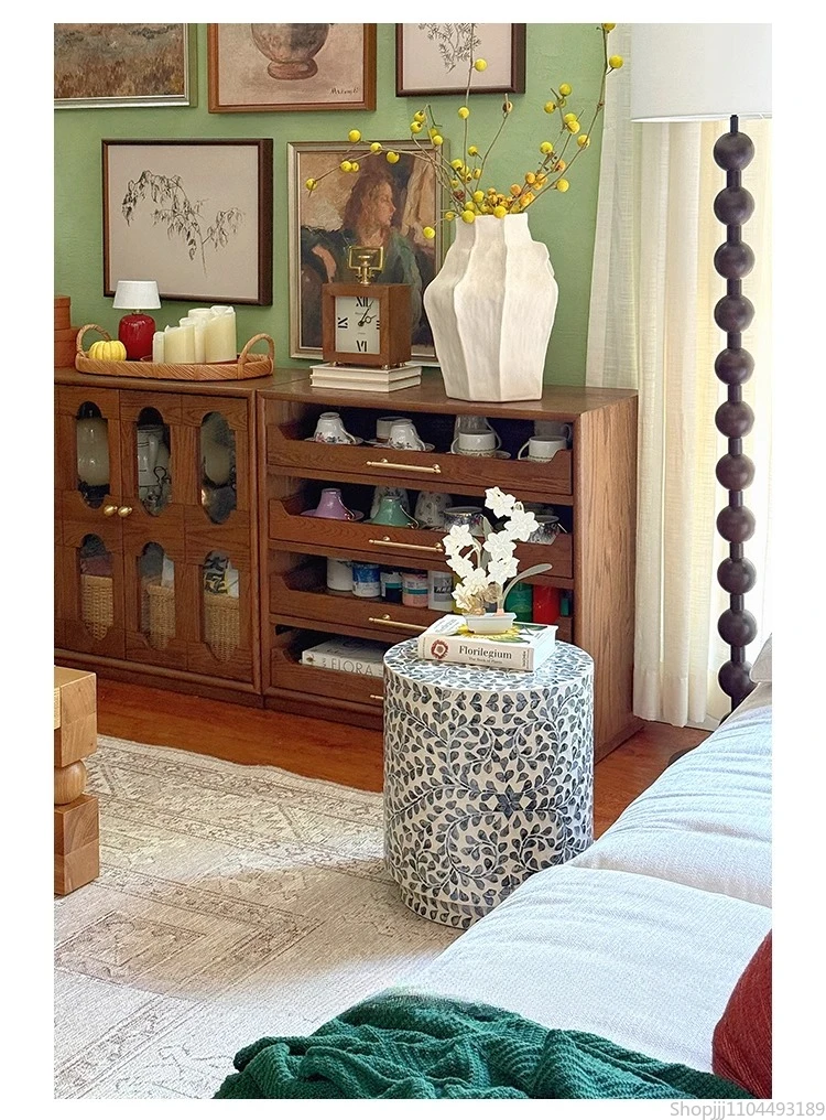 

Imported Handmade Shell Accent Table Vintage-Style Sofa Side Table Chic Coffee Table for Balcony & Living Room Furniture