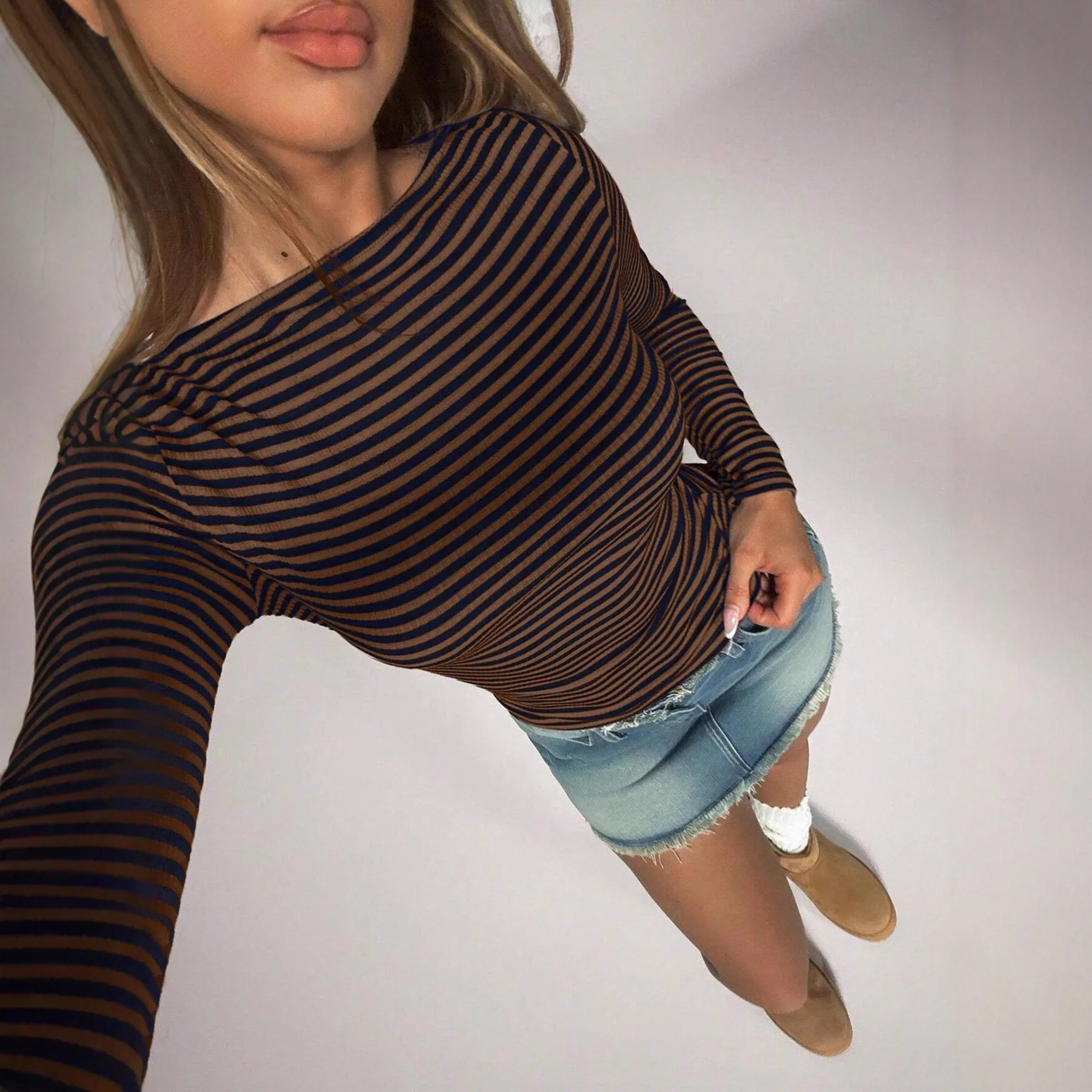 Women T-shirt Spring New Streetwear Fashion Long Sleeves O-Neck Striped Casual Slim Tees Sexy Backless Female Versatile Top Tees