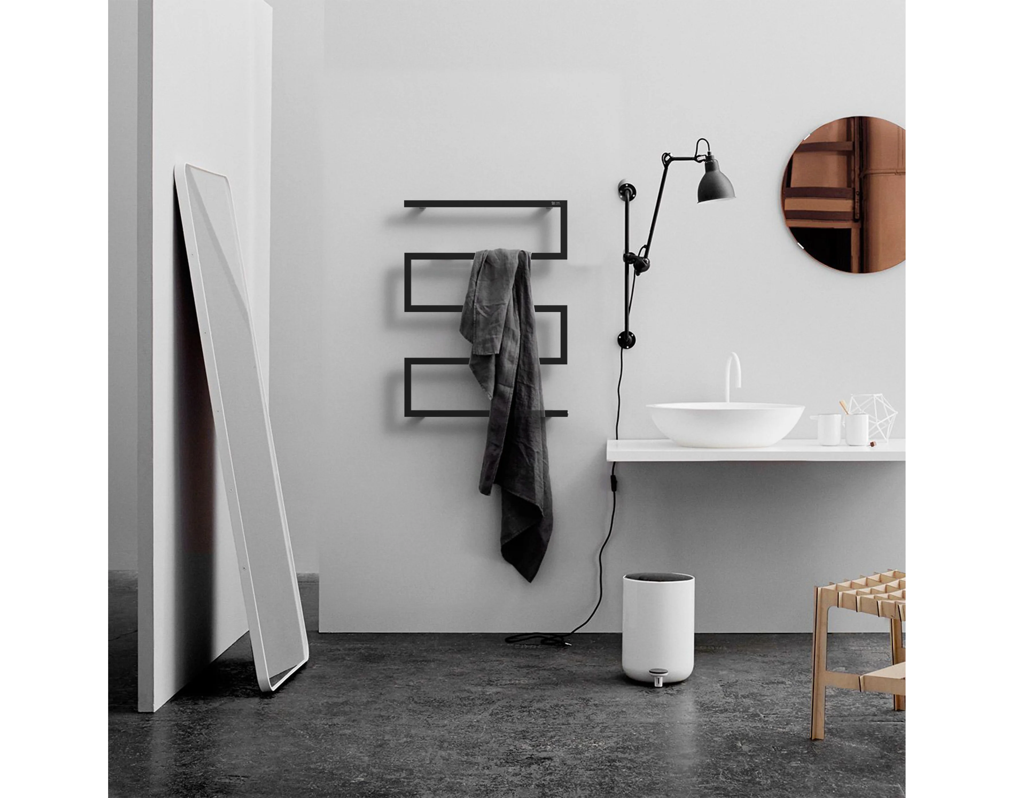Luxury Hotel Style Energy Saving Low Carbon Steel Heated Towel Rail for Bathroom and Home