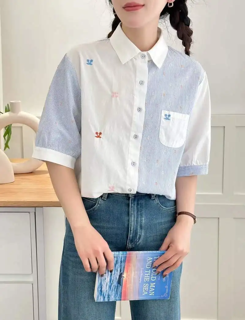 قميص قطني صيفي جديد بأكمام قصيرة لعام 2025 ، بلوزة نسائية مخططة بياقة مقلوبة ، بلوزة فضفاضة موري جيرل حلوة OL T57184CC