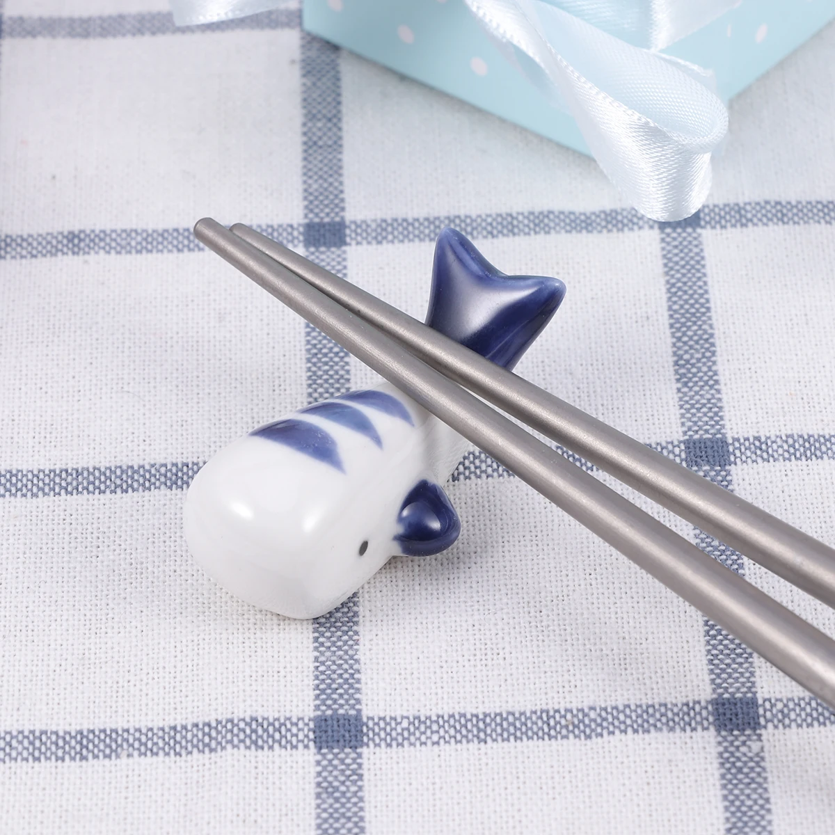 

6 шт. керамическая стойка для палочек для еды в форме кита, легкие портативные палочки для еды, ложка, вилка, подставка для домашнего декора, посуда, принадлежности