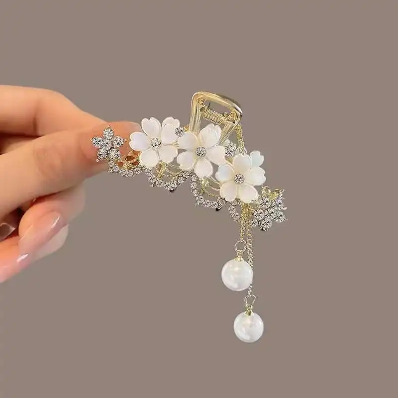 1 Pcs Fashion Exquisite Water Diamond Camellia Flower Pearl Tassel Hair Claws For Women Girls Party Hair Accessories