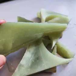 Natural Xiuyan Jade Stone Serpentinite Crystal Carving Cutting Scrap Material Gravel Specimen Healing Crystals Mineral Home