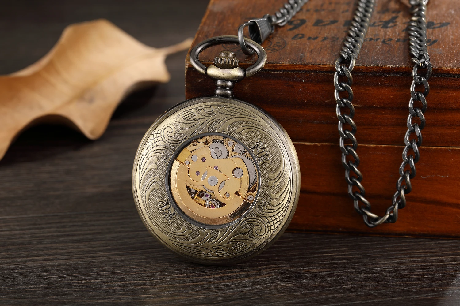 New Retro Bronze Smooth Hollow Case Skeleton Dial Self-wind Mechanical Pocket Watches Vintage Steampunk Fob Watch with Chain
