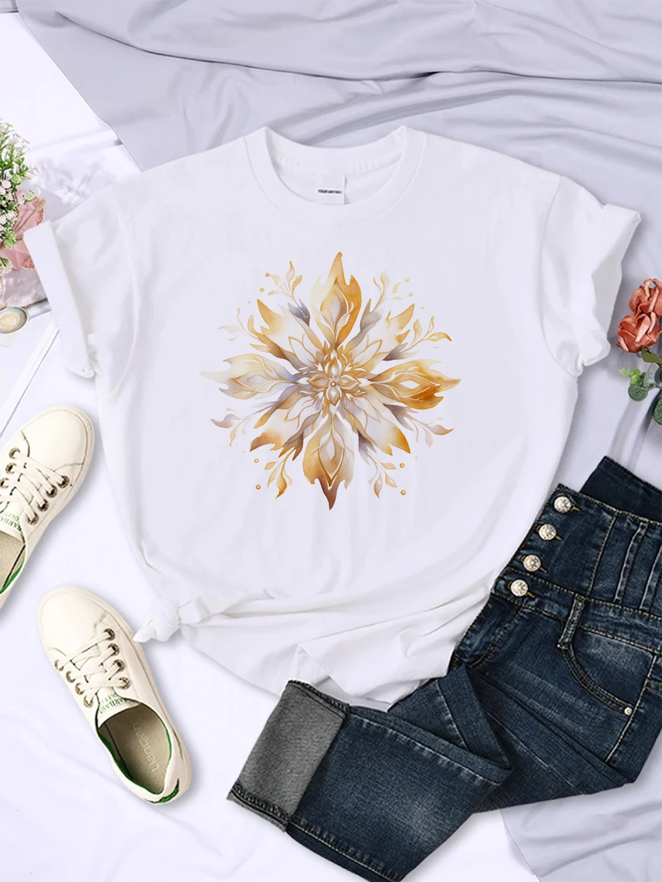 gold snow flakes Best-Selling Round Neck T-shirt Comfortable Loose Fit Printed Christmas Design Unisex