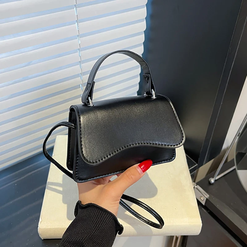 

Модная женская новая маленькая сумка-флип, однотонная сумка на плечо, минималистичная женская сумка через плечо, маленькая квадратная сумка из мягкой искусственной кожи