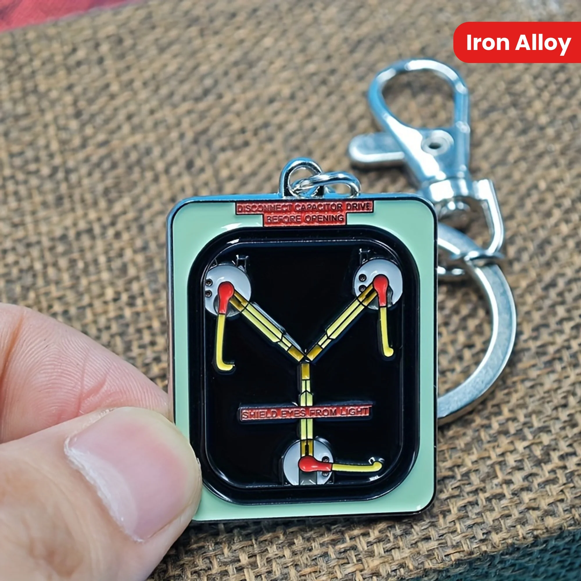 [Classic Time Machine Keychain] Vintage-Inspired Sci-Fi Movie Keychain - Classic Time Machine Design, Enamel Metal Key Ring for Car & Hotel Keys - Perfect Christmas Gift for Film Fans, Best for Christmas