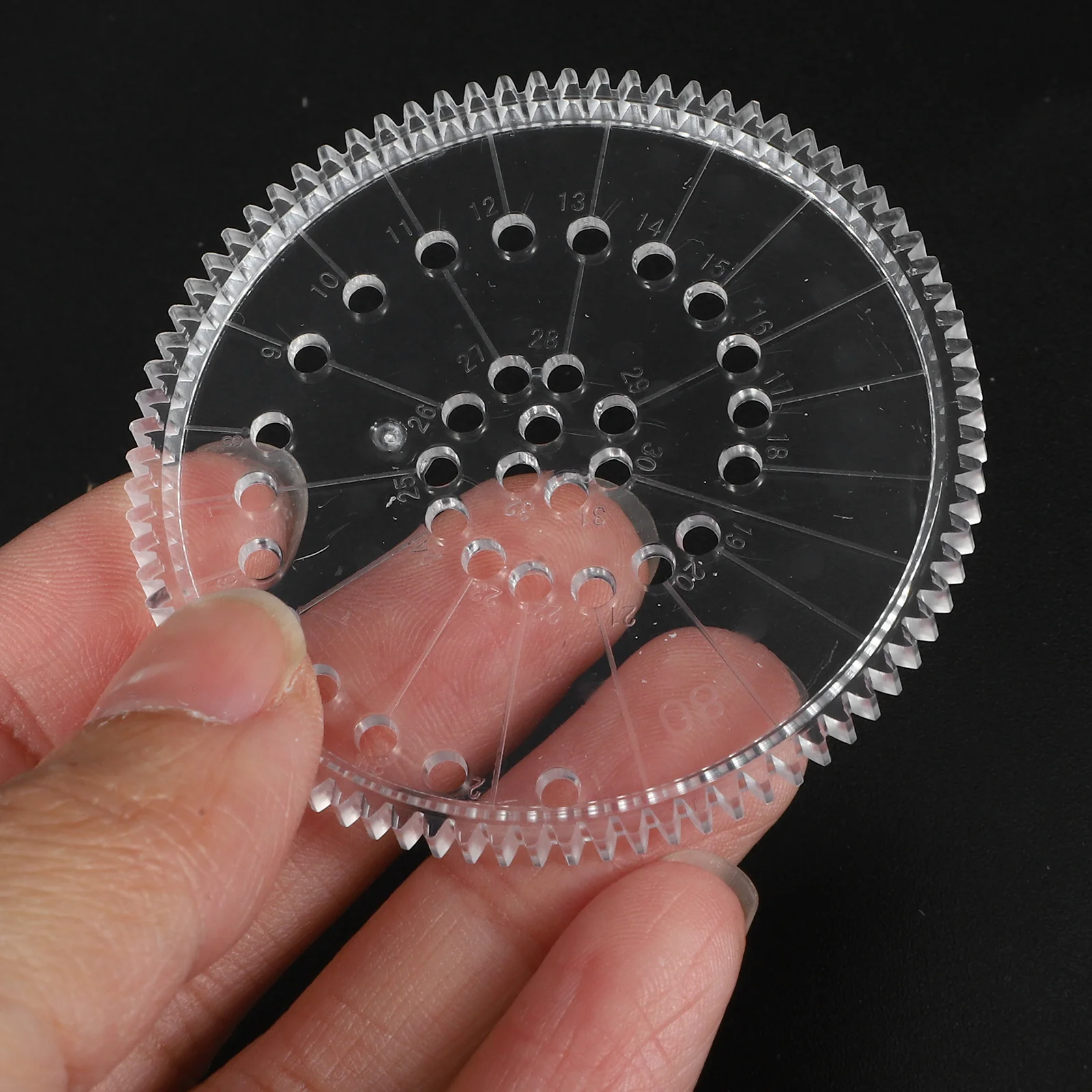 مجموعة واحدة من مسطرة قالب الرسم مجموعة أدوات الرسم الملونة الإبداعية للاستخدام في التعليم المبكر مجموعة مسطرة الرسم