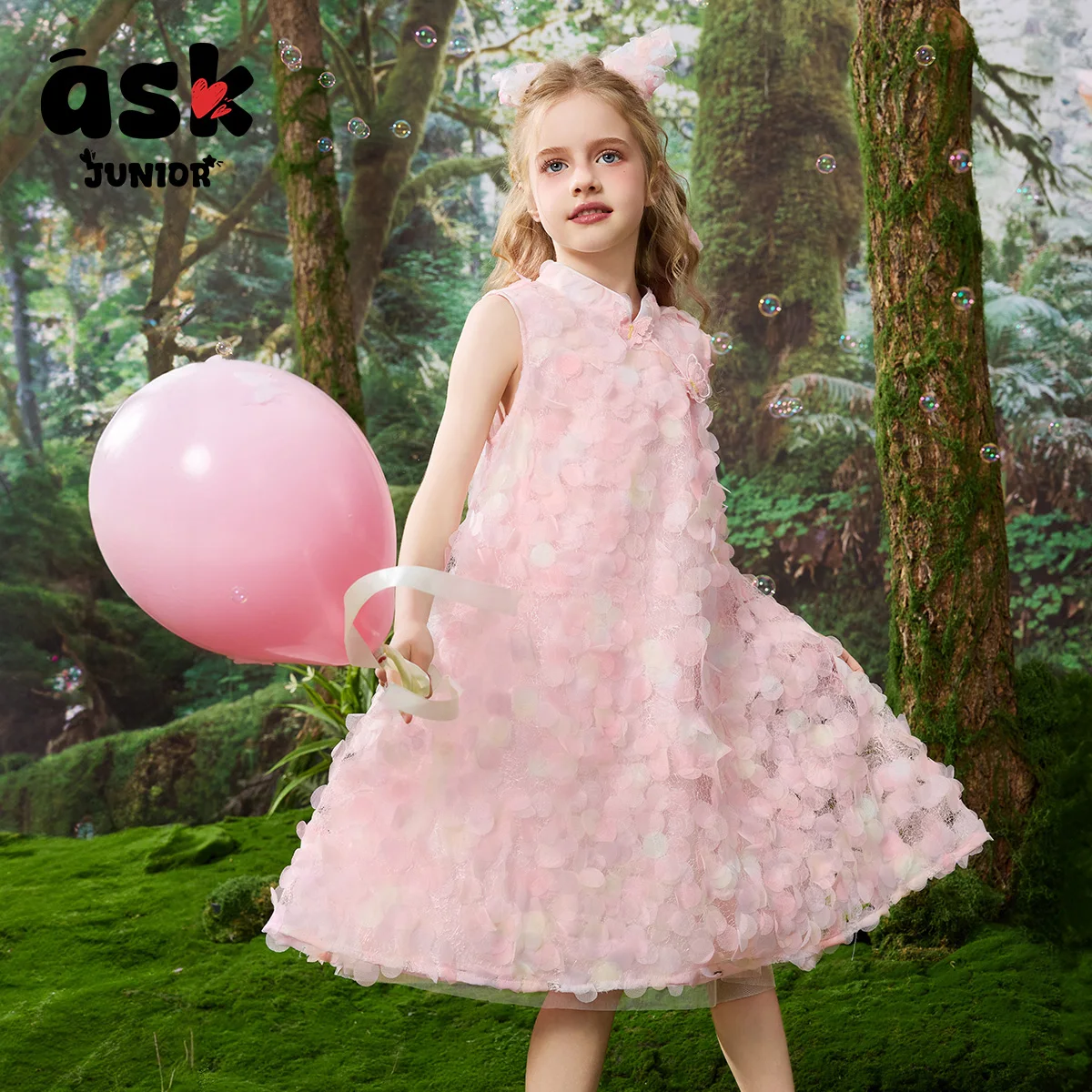 

Girls summer three-dimensional embroidery piece cute wind stand-up collar sleeveless doll dress dress