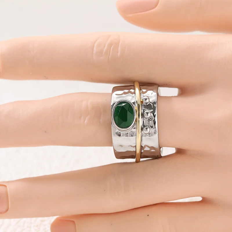 Fashionable Wide Face Ring For Women Hammer Pattern Concave Convex Inlay Zircon Ring Daily Commuting Party Jewelry Accessory