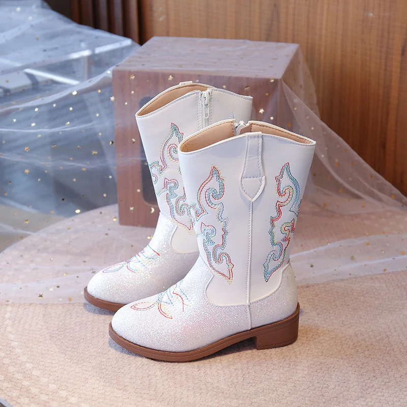 

Сверкающие блестящие ковбойские сапоги для девочек, новинка 2025, зимние детские сапоги до середины икры с вышитым цветочным узором, модная молния сбоку