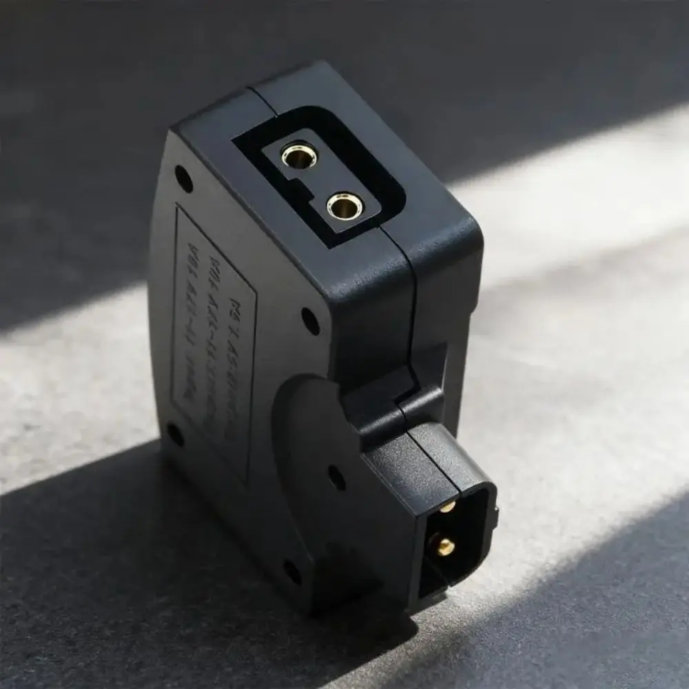 

11V-17V D Tap to USB Adapter V-Mount Battery Male to Female Power Adapter 5V/1.5A Universal Camera Battery Adapter