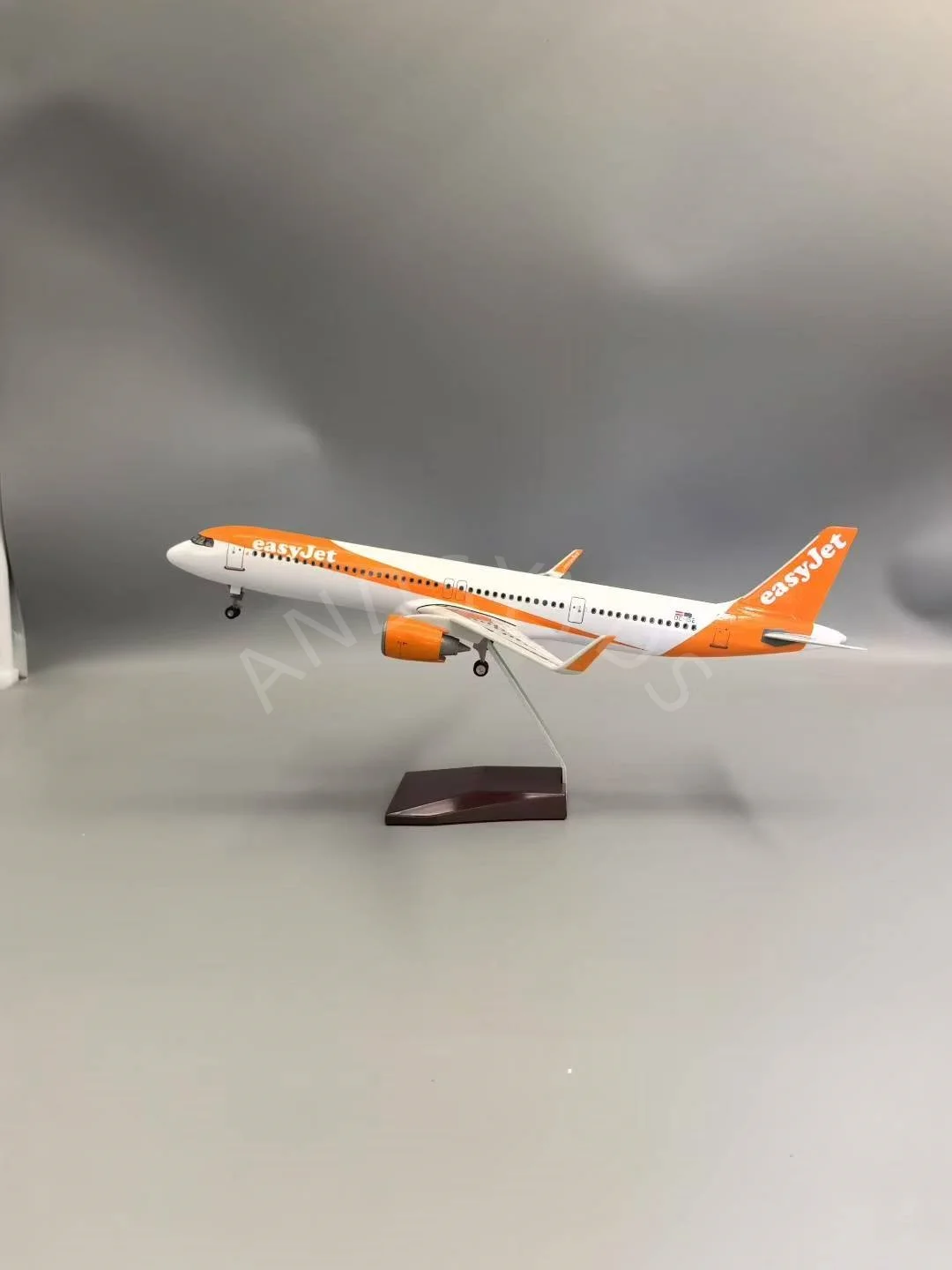 

47cm Collectible Plane 321 EasyJet Airlines A321 Plane Model Resin Aircraft airplanes decoration With Landing Gear Airplane