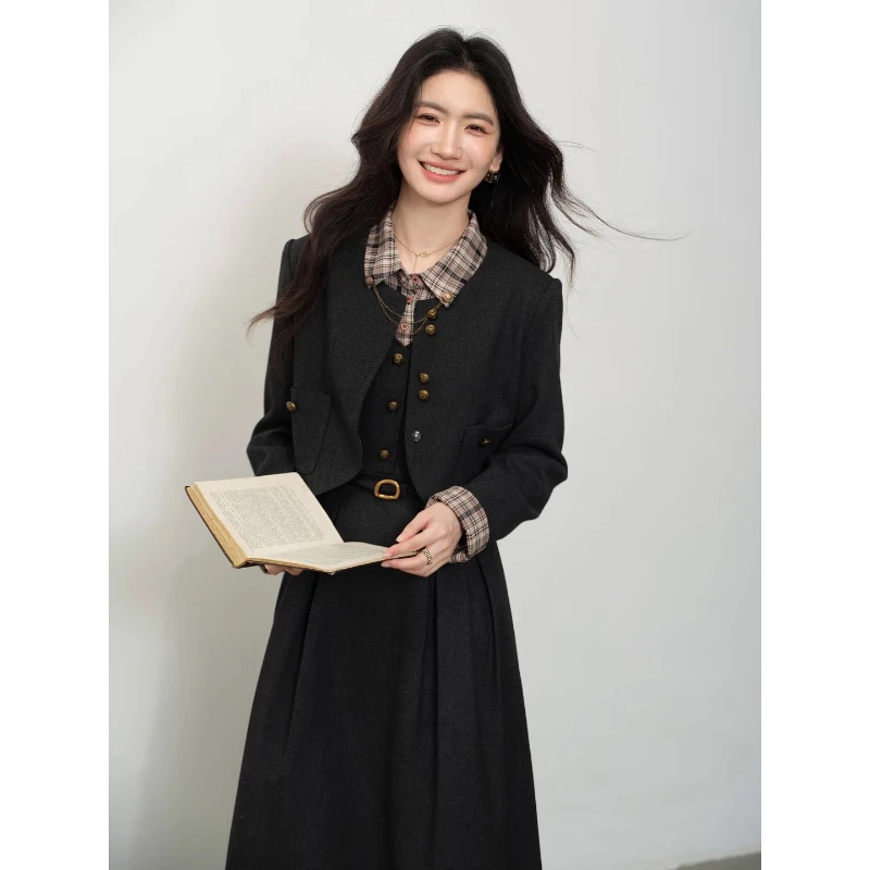 

ALXNAN Grey Short Jackets Round Neck Metal-buttoned Plaid Patchwork Woman's Outerwear Elegance Commuting Ladies Coats DYL662113