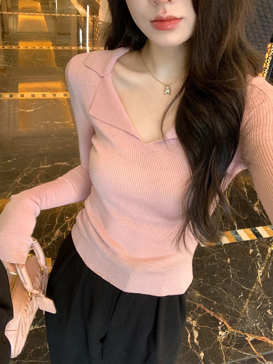 

x Stevens Women's Slim Fit Knitted Base irt V-Ne Bell Sve Soft Polyester Wool Blend Long Sve Casual Top