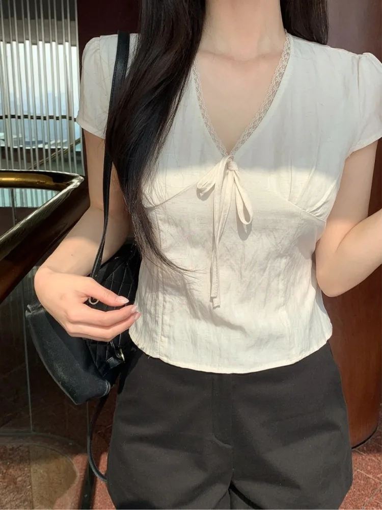 

Chic Summer Lace Trim Splice V-neck Short Sleeve Women's Shirt Elegant Design Sensation Beautiful Top Sweet Style Regular Sleeve