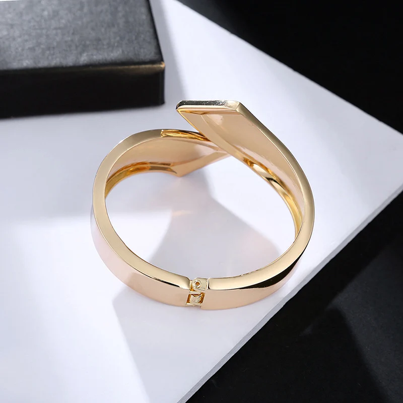Mewanry Smooth Irregular Geometric Cuff Bracelets For Women Couples Exaggerated Simple Temperament Classic Engagement Jewelry