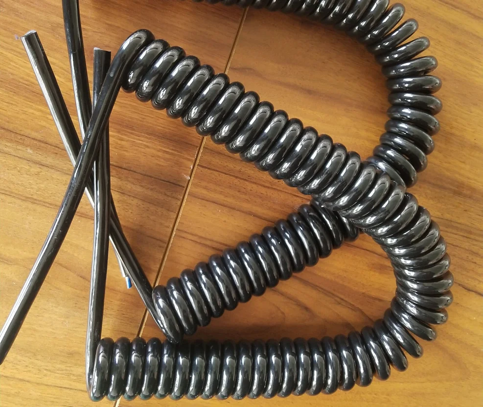 Factory direct sales high quality spring screw cable 4 core black retractable power cord retractable wire
