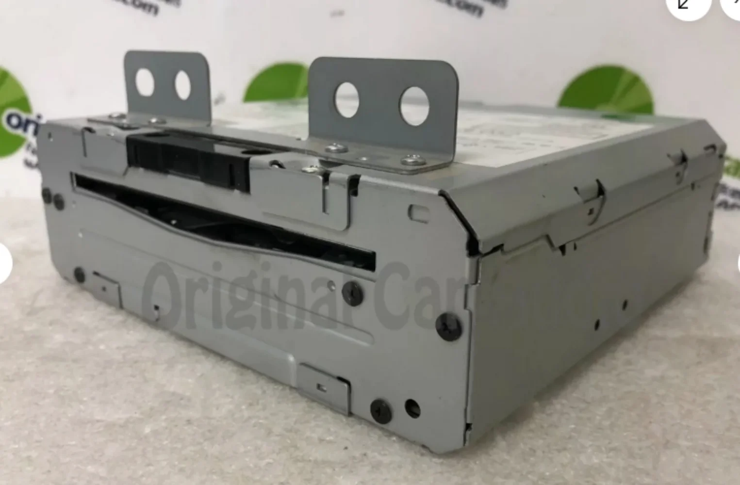 

2017 - 2019 GMC Tahoe Suburban Yukon OEM Rear DVD Entertainment Player
