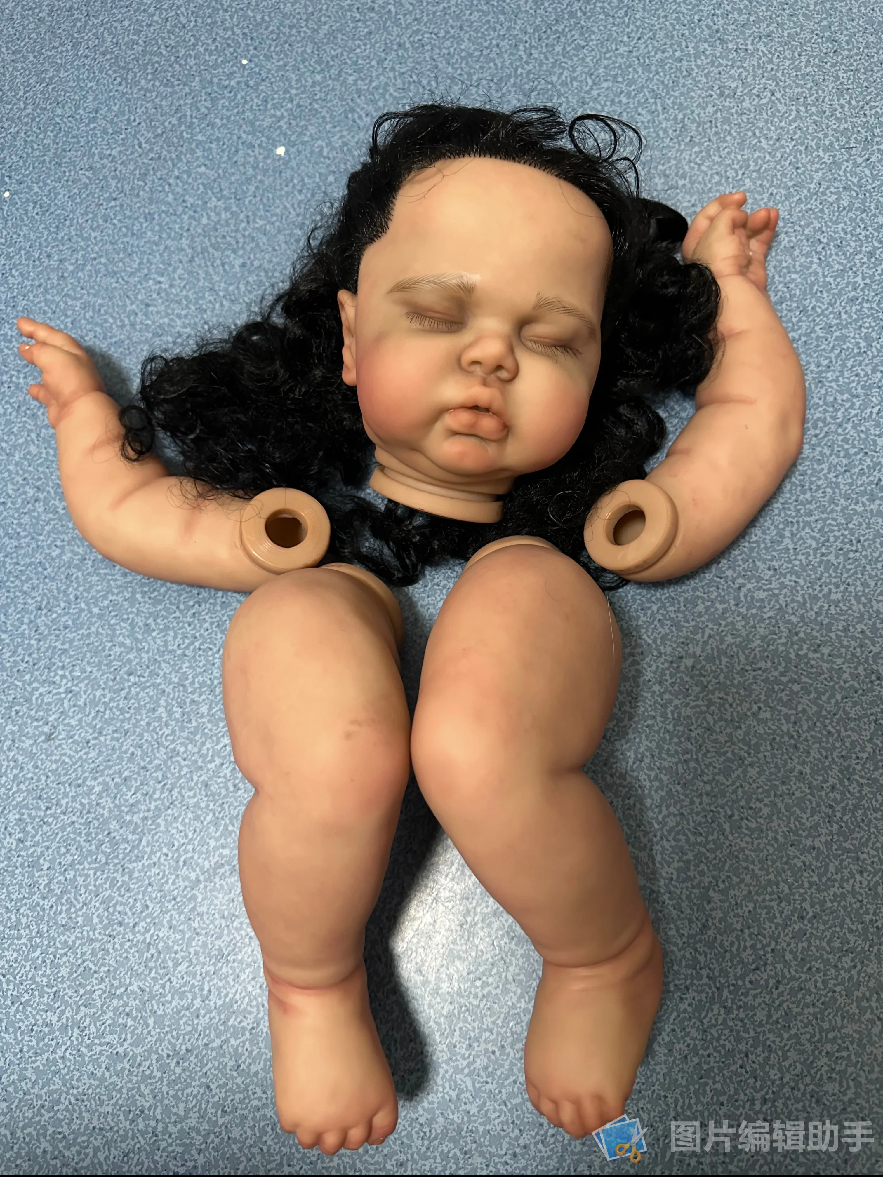 SINO-BB Customized Limited Supply 25inch Reborn Baby Pickle With Hand-Rooted Long Curly Hair African Girl Huge Baby Painted Kit