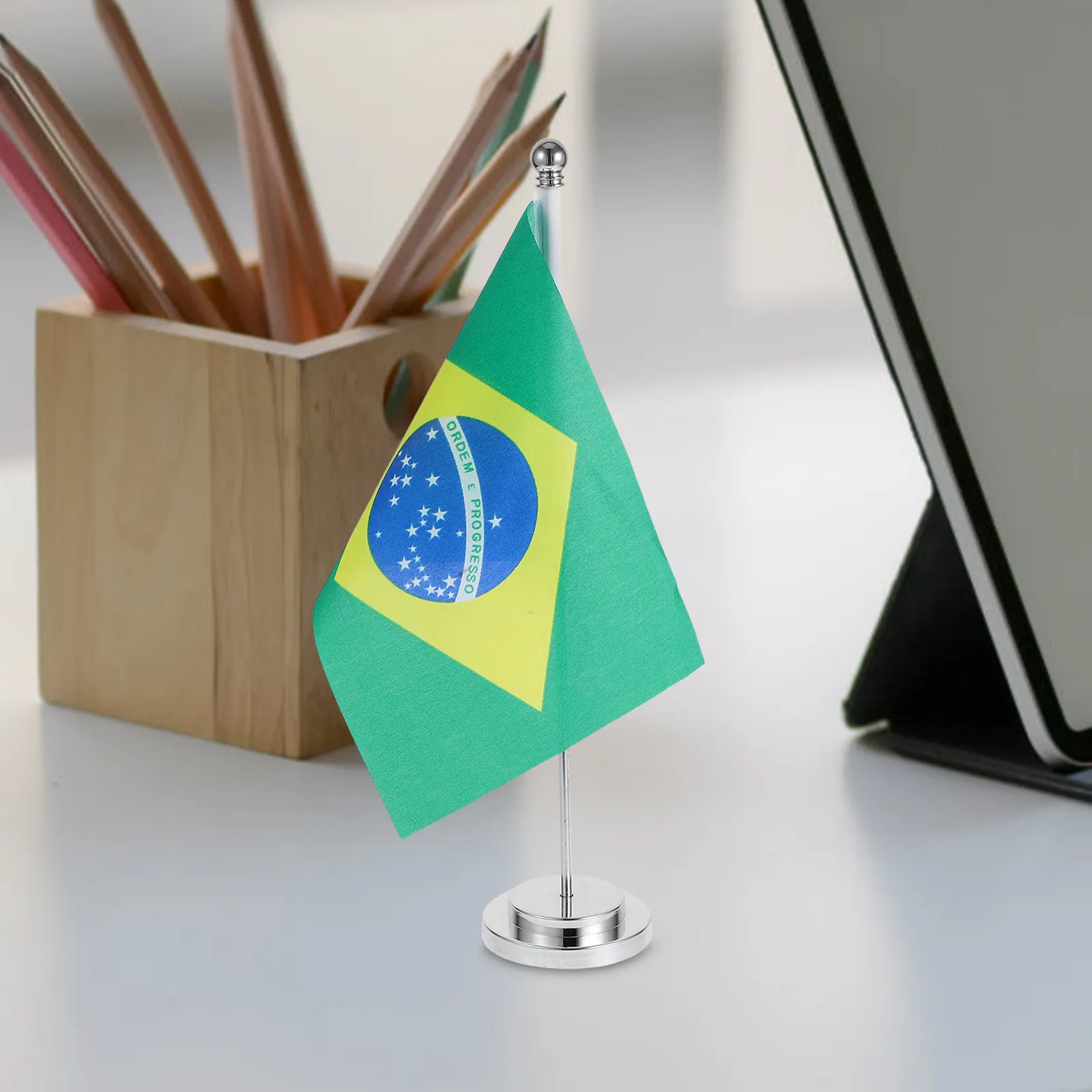 Small Brazil Desk Flag Polyester Mini Table Flag Easy Clean Sturdy Base Compact Size Ideal for Office Home Restaurant