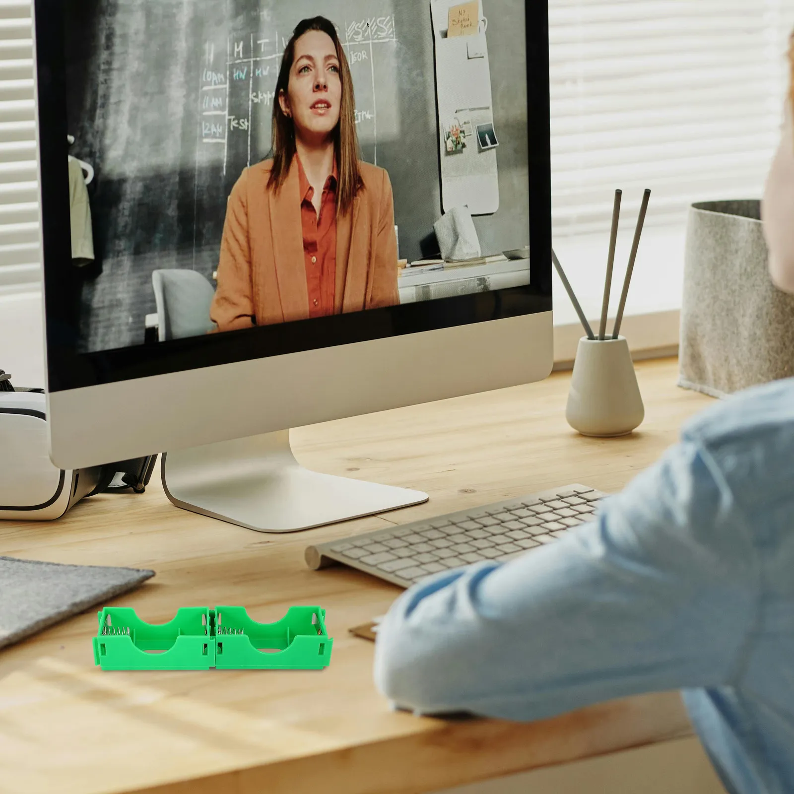 

8Pcs Teaching Battery Holder Plastic Battery Box for Physics Experiment Series Parallel Electricity Science Project Laboratory