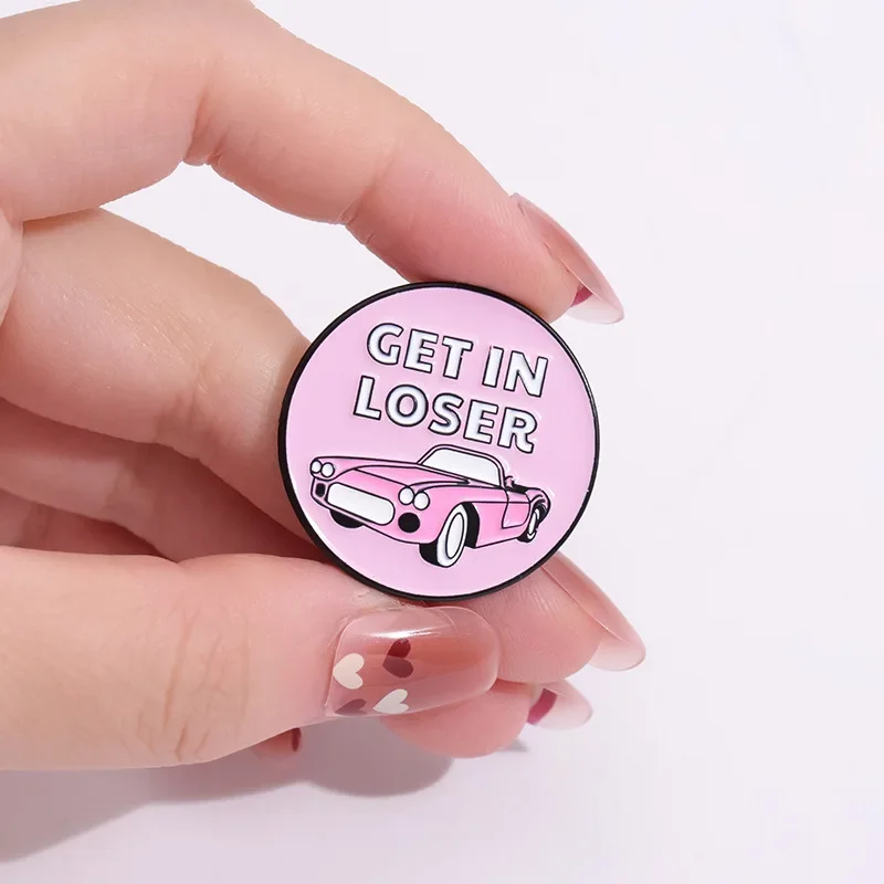 Mean Girls Brooch She Doesn't Even Go Here Enamel Pin Campus Youth Movie Cartoon Metal Lapel Collar Badge Jewelry Wholesale