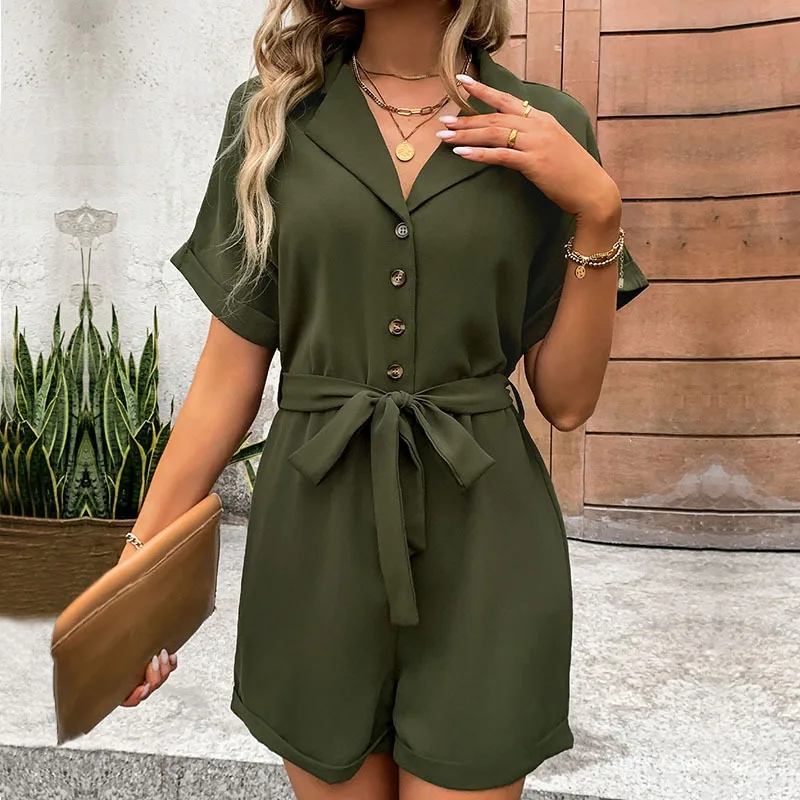 จั๊มสูทขาสั้นสีเขียวเข้มแบบเรียบง่าย แขนกุด ปกคอปก แฟชั่นใหม่สไตล์อเมริกันยุโรปสำหรับผู้หญิง ปี 2025