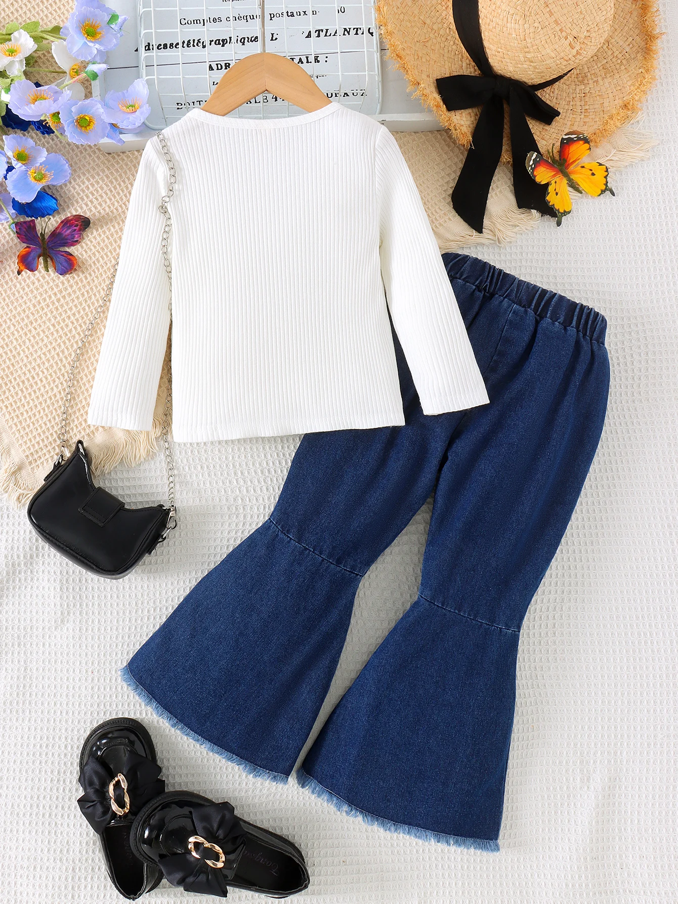 2PCS New Autumn Style For 4-7 Year Old Girls. Comfortable Simple And Fashionable White Butterfly Top + Denim Pantsuit