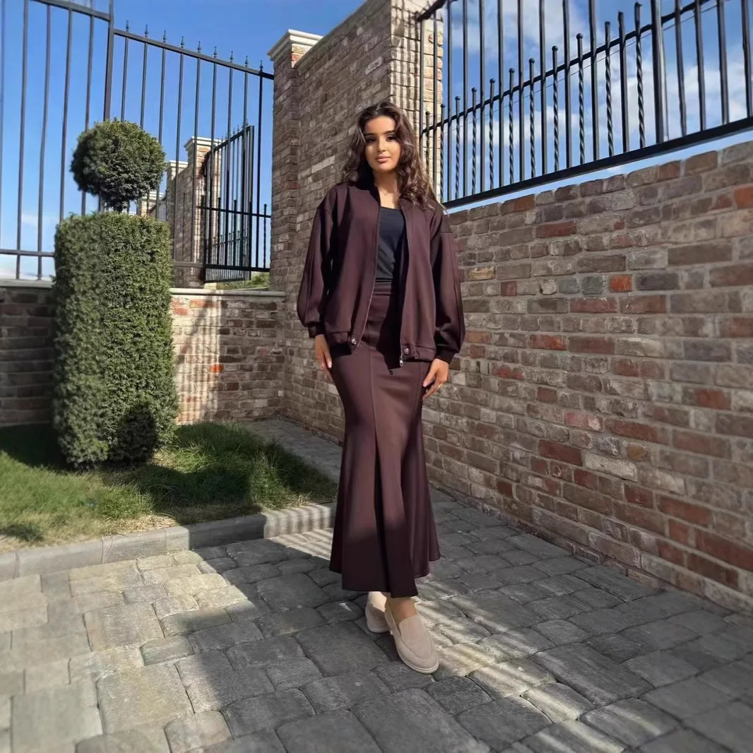 أزياء مسلم مجموعات المرأة منتج جديد بلون سترة سستة أعلى + الورك المعانقة تنورة طويلة دعوى مسلم هوديي قطعتين مجموعة