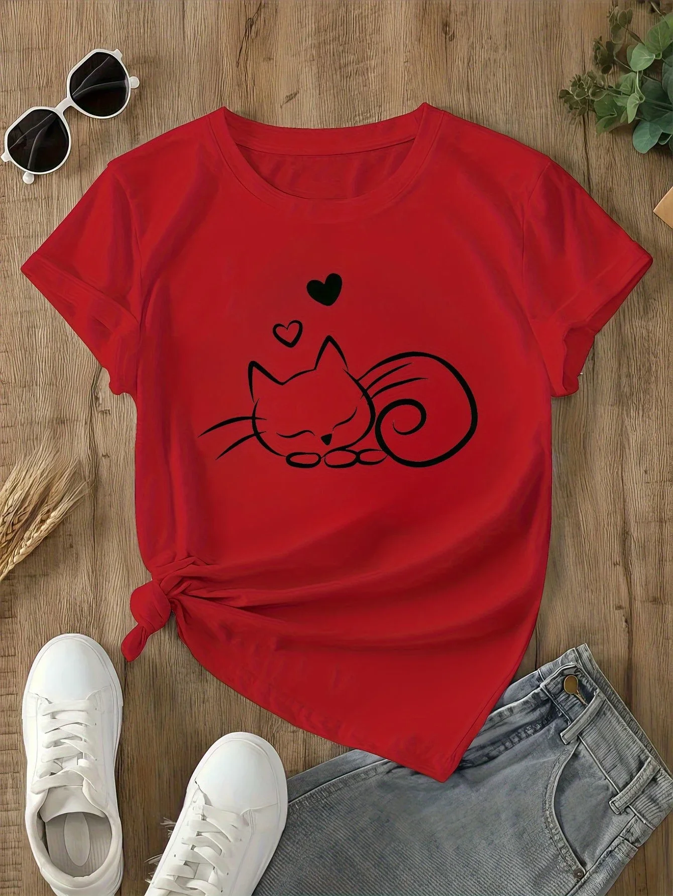 Printed Short Sleeve Round Neck Perfect for Summer Attire Comfortable Tee Women's Casual T-Shirt with Cute Cat Heart Design