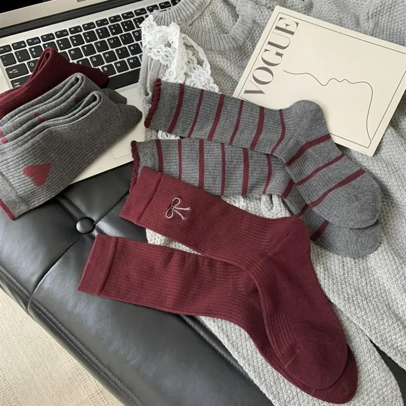 5 pairs Autumn Winter Fashion Versatile Medium Long Stocking Women's Love Bow Women's Socks Comfortable Simple Women's Socks