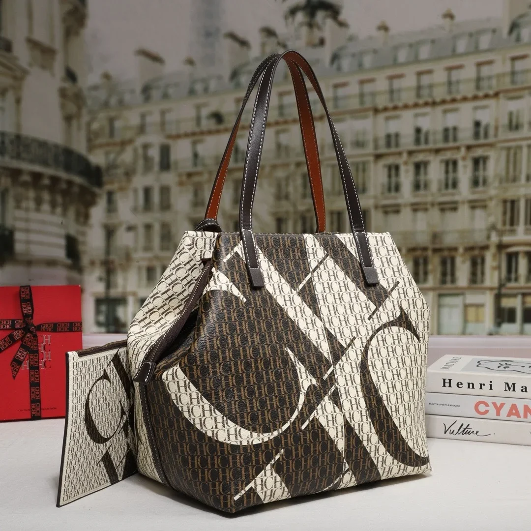 Unique Fashionable Leather Messenger Bag High-End Large Capacity For Commuter Women Solid Color