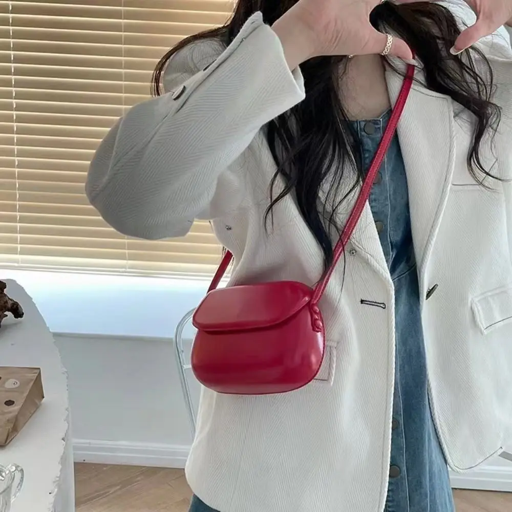 bolsa-transversal-feminina-de-couro-brilhante-com-design-simples-em-cores-vibrantes-ideal-para-uso-casual-tipo-sacola-com-alca-e-aba-bolsa-de-luxo-bolsa-de-ombro