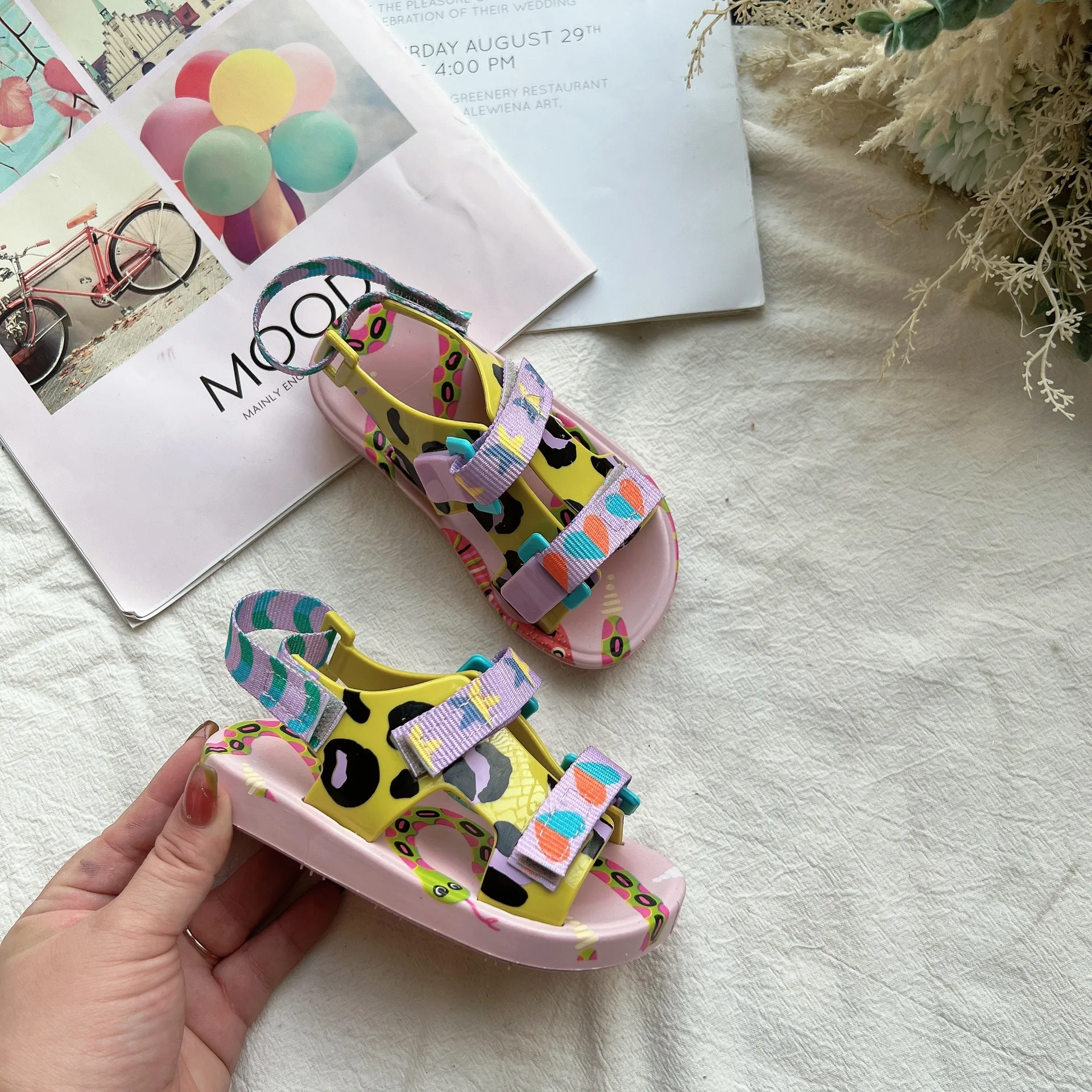 2023 Qunq Summer INS New Boys Girls Colored Drawing Fashion Breathable Lovely Jelly Beach Sandals Casual Sport Children Shoes