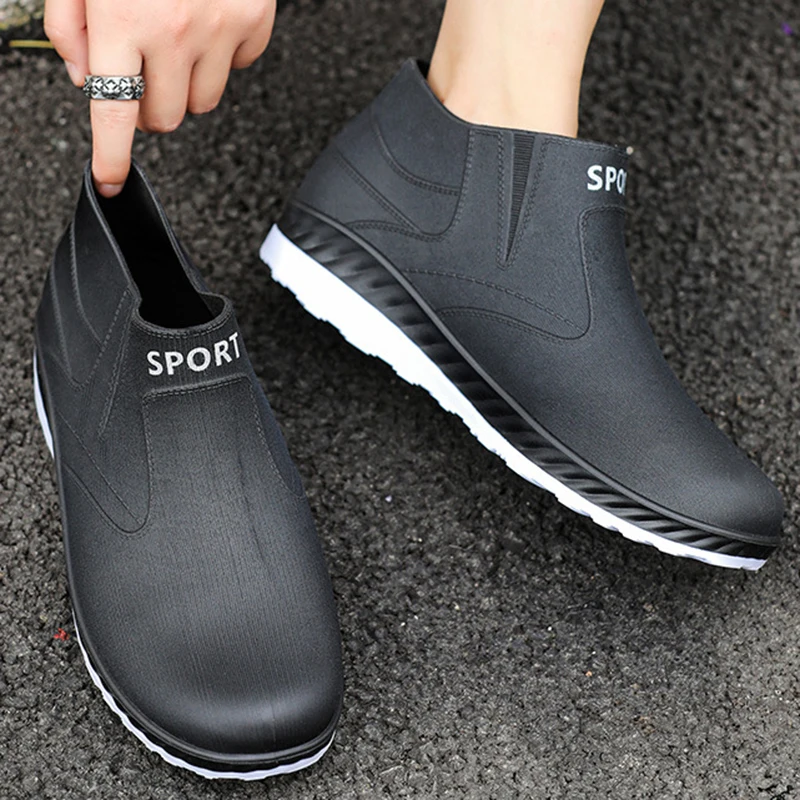 New Rain Boots Men\'s Short Tube Outdoor Sports Shoes Fishing Cycling Rubber Shoes Non-slip Light Waterproof Overshoes Size 39-44