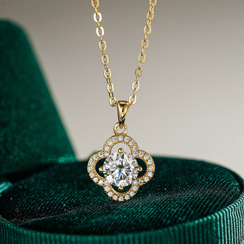 

JoyceJelly 14K Gold Plated 925 Sterling Silver 1ct Moissanite Necklace Lucky Four-Leaf Clover Pendant Clavicle Chain For Women