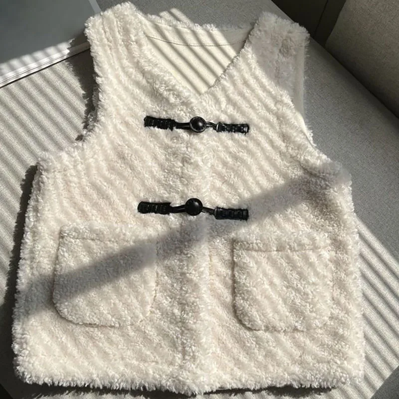 2023 Winter Women Loose Lamb Wool Vests Elegant Fashion Simplicity Sweet Thicken Jacket Female Casual Warm Sleeveless Short Coat