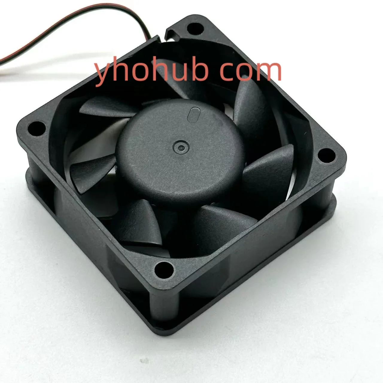 MGA6024XR-025 magique MGA6024XR-O25 DC 24V 0.17A 60x60x25mm 2 fils Serveur Ventilateur de refroidissement
