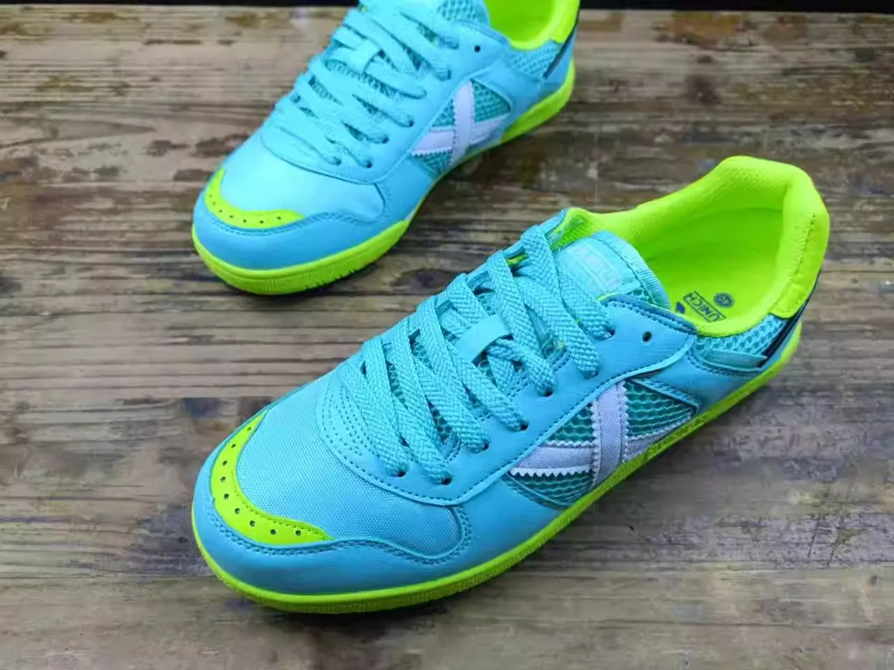 2025 New Mens Soccer Shoes Mens Brand Design Soccer Shoes Hard Court Indoor Court Shoes Mens Training Shoes