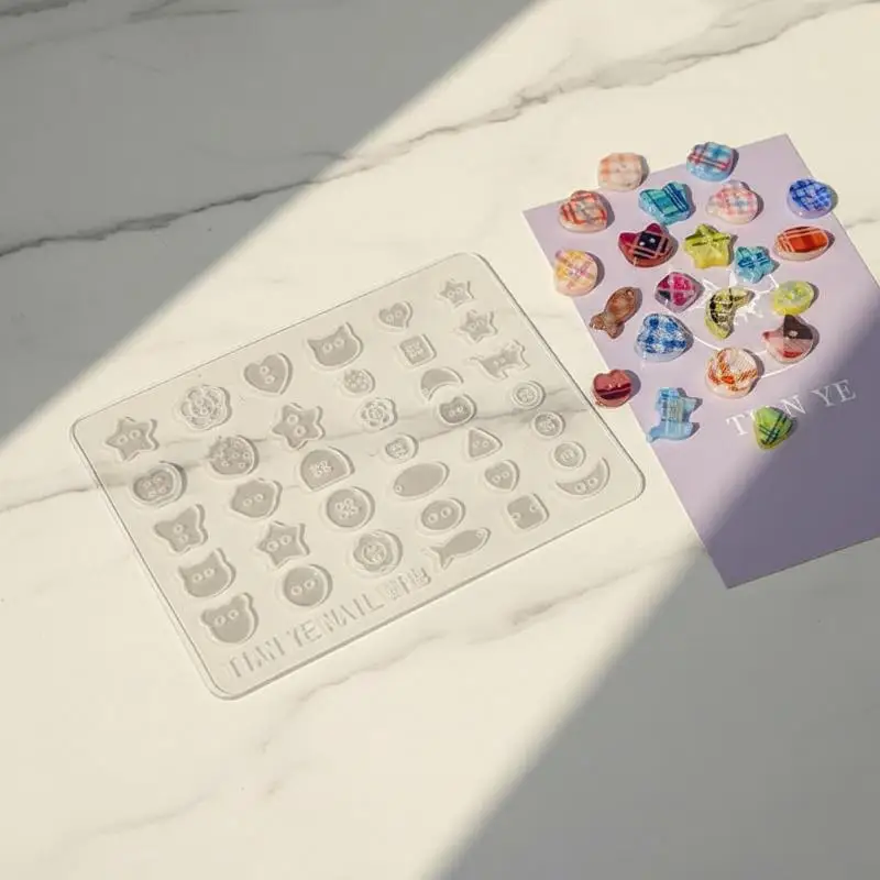 NEUE 3D-Knopf-Silikonform, niedliche Mehrform-Nagelverzierung, flexibel, antihaftbeschichtet, leicht zu entformen für UV-Harz, Gel, Ton, DIY-Maniküre-Zubehör