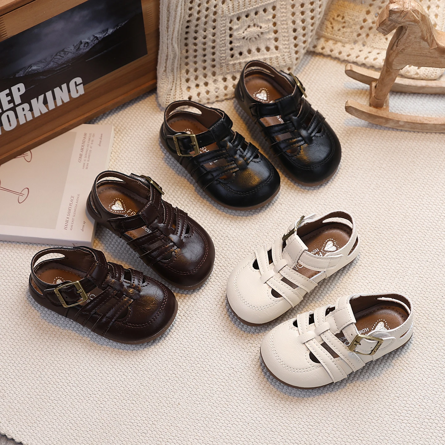

Toddler Girls Soft Leather Shoes with Buckle 2026 New Summer Kids School Uniform Shoes Non-slip Simple Classic Party Dress Up